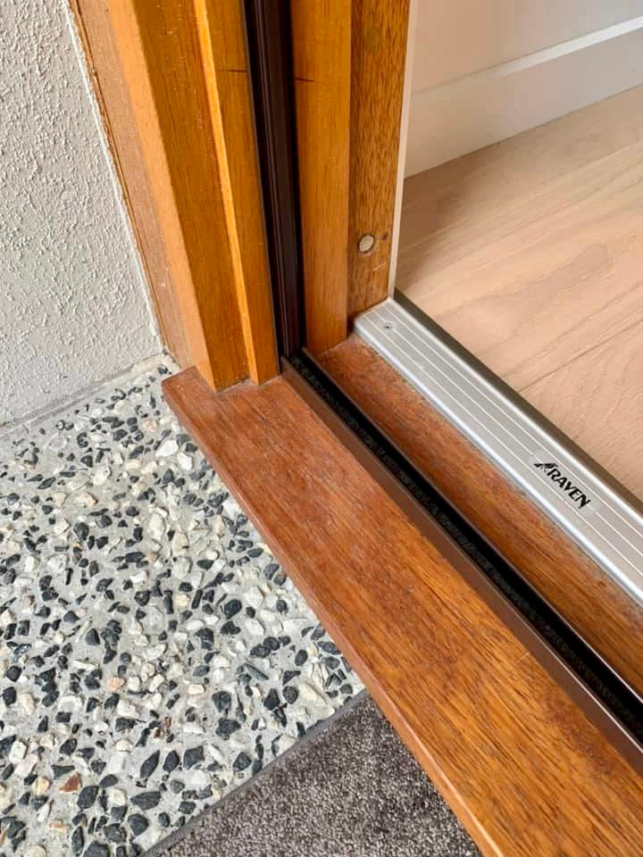 Single Door Retractable Fly Screen